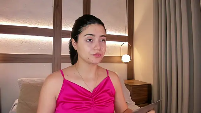 SarhaVega online show from 04.04.26