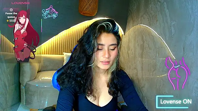 Snapshot of sofi_r_ chatting on 02.05.26 sofi r online show from 02.05.26