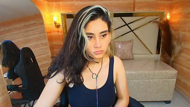 Snapshot of sofi_r_ chatting on 02.19.26 sofi r online show from 02.19.26