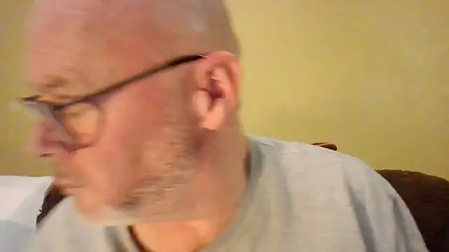 Snapshot of dextahex chatting on 11.30.25 dextahex online show from 11.30.25