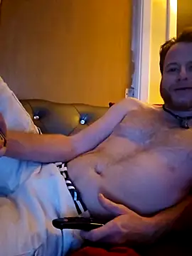 Snapshot of PinellasPlay chatting on 12.04.25 PinellasPlay online show from 12.04.25