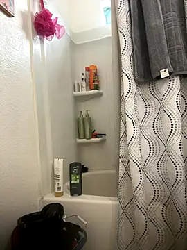 Snapshot of MTheRealrDLlongCrippler chatting on 11.23.25 MTheRealrDLlongCrippler online show from 11.23.25