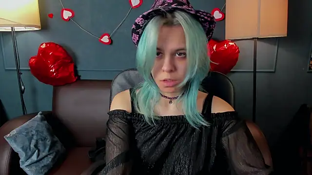 Snapshot of LiraBelle chatting on 02.19.26 LiraBelle online show from 02.19.26