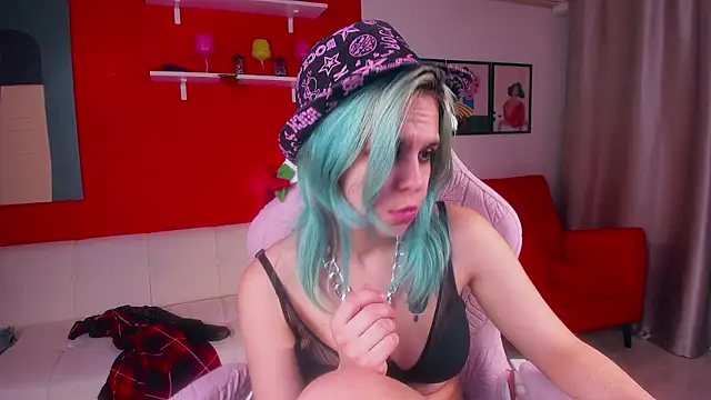 Snapshot of LiraBelle chatting on 02.24.26 LiraBelle online show from 02.24.26