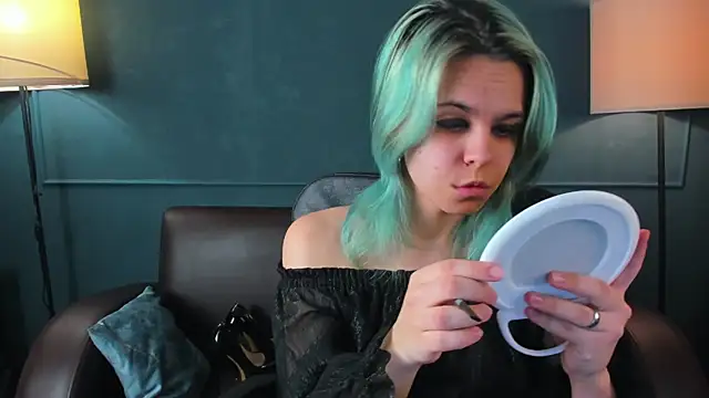 Snapshot of LiraBelle chatting on 02.27.26 LiraBelle online show from 02.27.26