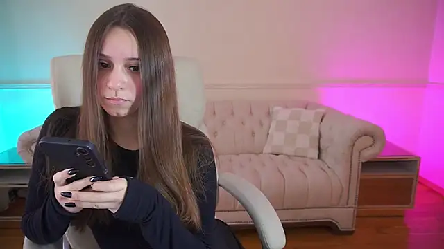 TinyNatalie online show from 04.01.26