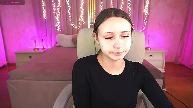 TinyNatalie online show from 04.09.26