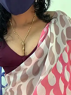Snapshot of honeygirl6996 chatting on 05.27.26 honeygirl6996 online show from 05.27.26