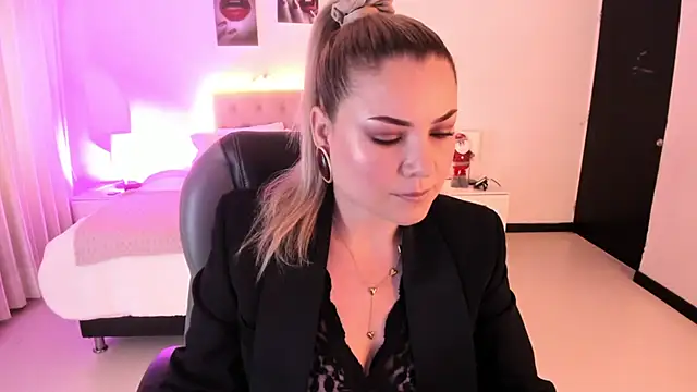 Violeta Hotter online show from 12.02.25