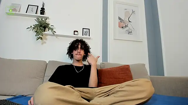 Dilan Wolfe online show from 12.04.25