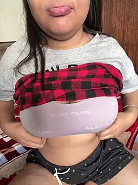 DivyaSharma999 online show from 11.24.25