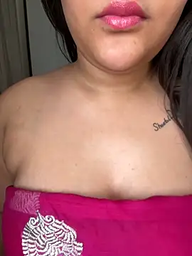 DivyaSharma999 online show from 11.25.25