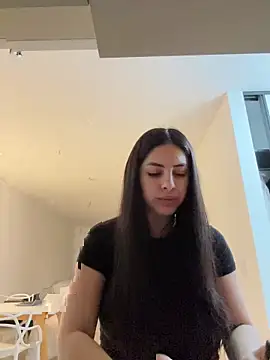 Snapshot of Magui21 chatting on 12.17.25 Magui21 online show from 12.17.25