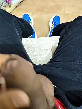 Snapshot of desi_alpha_boy chatting on 12.01.25 desi alpha boy online show from 12.01.25