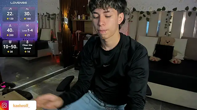 kaelwolf tay online show from 02.04.26