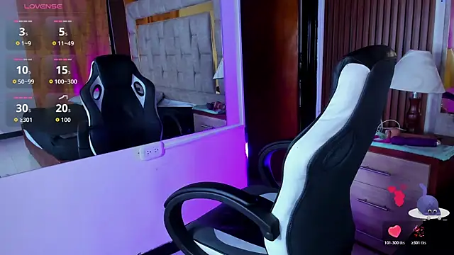 Ariana Blaze1 online show from 11.25.25