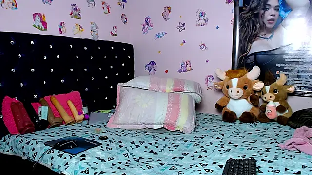 ShantalTsFox online show from 03.18.26