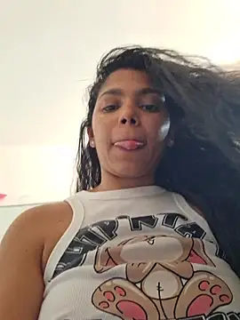 Snapshot of Mia_Rosex chatting on 12.13.25 Mia Rosex online show from 12.13.25