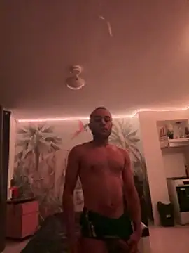 Snapshot of klkmam chatting on 12.18.25 klkmam online show from 12.18.25