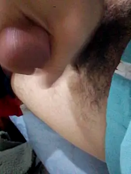 Snapshot of FruitfulBozeb21cm chatting on 11.23.25 FruitfulBozeb21cm online show from 11.23.25