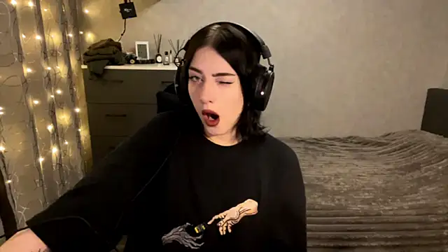 Meowluly online show from 01.12.26