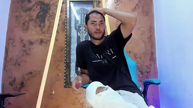 hot guy sweet online show from 11.23.25