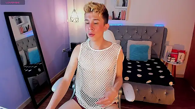 Snapshot of Juaan_Diick chatting on 02.02.26 Juaan Diick online show from 02.02.26