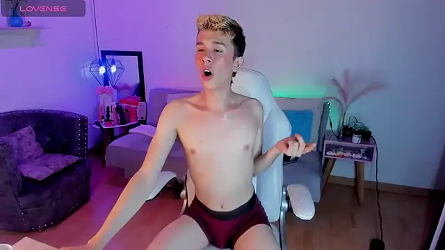 Snapshot of Juaan_Diick chatting on 02.07.26 Juaan Diick online show from 02.07.26