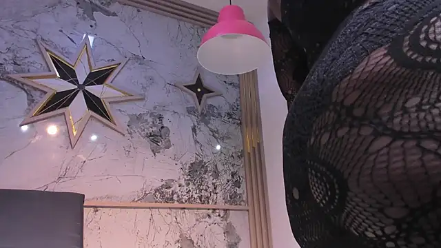 Snapshot of ZoeCollin chatting on 02.04.26 ZoeCollin online show from 02.04.26