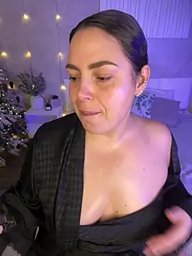 Snapshot of Amalia_Lia_ chatting on 12.01.25 Amalia Lia online show from 12.01.25