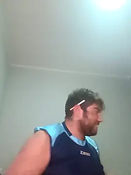 Snapshot of ziopaglia chatting on 11.30.25 ziopaglia online show from 11.30.25