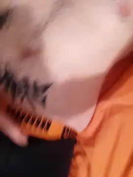 MomentoCaliente00 online show from 11.23.25