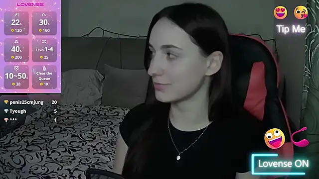 Snapshot of Star_Kate chatting on 11.25.25 Star Kate online show from 11.25.25