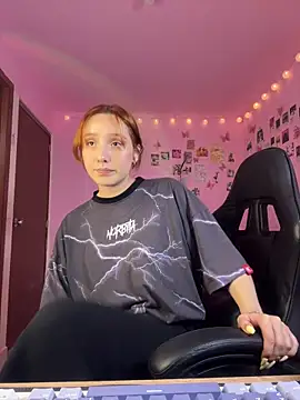 Davne  online show from 02.28.26