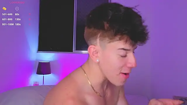 Snapshot of Maxx_cooper chatting on 11.26.25 Maxx cooper online show from 11.26.25