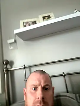 redlad1981 online show from 11.24.25