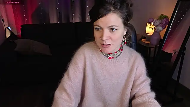 Snapshot of Marla_Bri chatting on 11.25.25 Marla Bri online show from 11.25.25