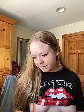 Snapshot of SmirkFans chatting on 02.08.26 SmirkFans online show from 02.08.26