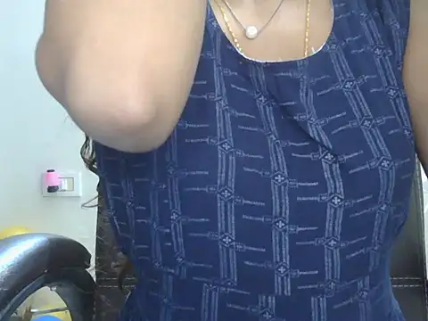 cute mahira online show from 04.05.26