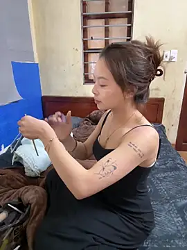 Yui-Ti online show from 11.28.25