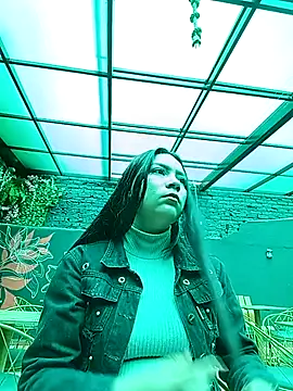 Snapshot of Vayoleth_0-2 chatting on 12.02.25 Vayoleth 0-2 online show from 12.02.25