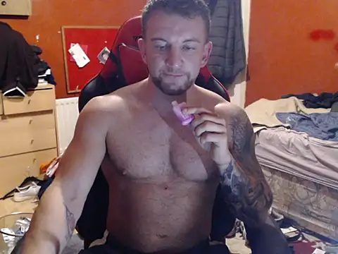 kiltedbody online show from 11.24.25