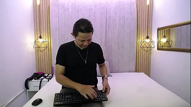 DaniyMel online show from 12.20.25