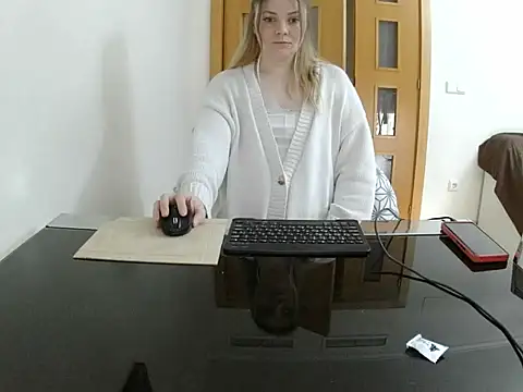 Adelyxveex online show from 12.18.25