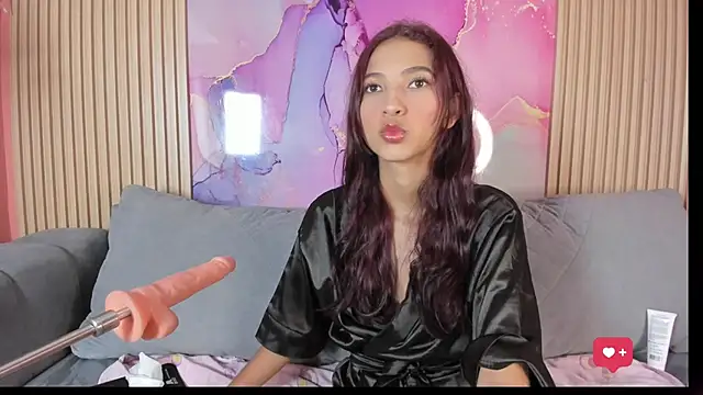 Snapshot of Maybeelin_ chatting on 12.01.25 Maybeelin online show from 12.01.25