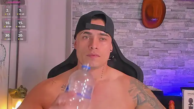 Snapshot of connorsmithvip chatting on 11.28.25 connorsmithvip online show from 11.28.25