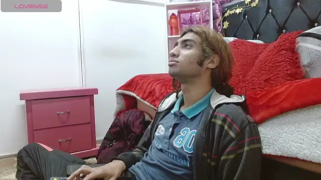 Snapshot of andresdark_07 chatting on 01.06.26 andresdark 07 online show from 01.06.26