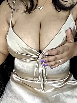 Curvy Pooja online show from 04.12.26
