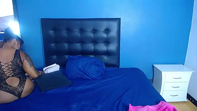 naughty bigass 18 online show from 12.05.25