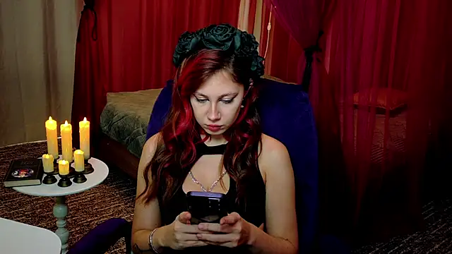 Snapshot of AdaLune chatting on 11.26.25 AdaLune online show from 11.26.25